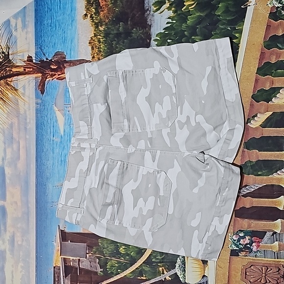 Democracy Camo Shorts Size‎ 2 - Picture 4 of 4